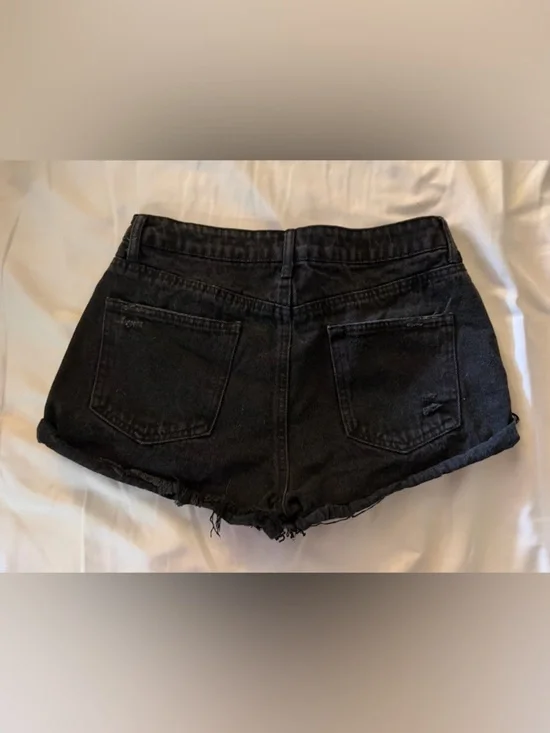 Forever 21 - Black Distressed Jean Short Shorts - Size 29 - Picture 2 of 3